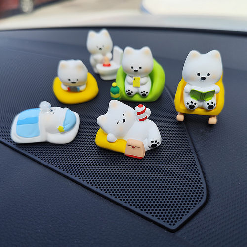 卡通西高地狗日常摆烂可爱公仔汽车摆件治愈解压车载内装饰用品