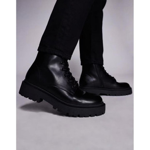 美女当家英国代购 黑色酷飒又时尚 穿上立马slay全场男士 马丁靴 秋款