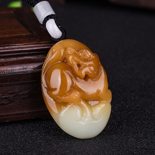 天然新疆和田玉糖料麒麟如意吊坠瑞兽麒麟挂件如意玉项链原石雕刻