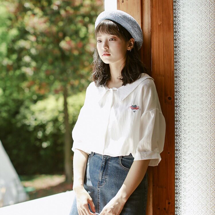 韩版简约甜美风翻领刺绣短袖衬衫