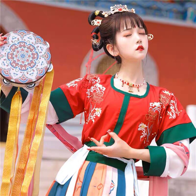 出租汉服女春夏套装坦领敦煌明制古装仙气飘逸古风超仙中国风图片