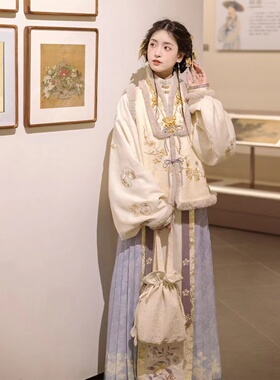 冬季汉服女出租新款加绒加厚古装女套装新年服拜年服租赁冬天