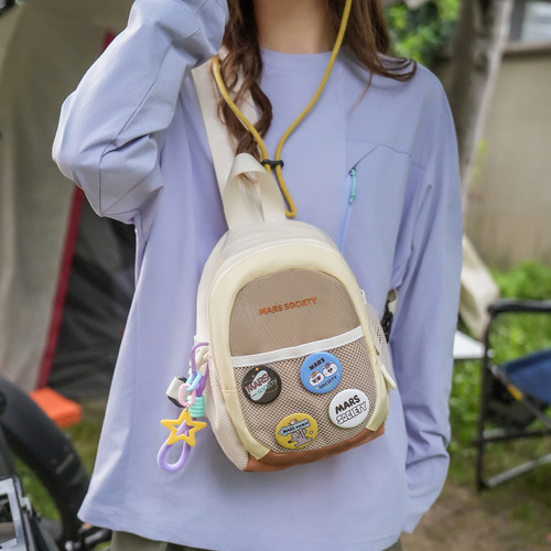 斜挎包胸包青少年男2026新款女运动防水背包可单肩可双肩背两用包