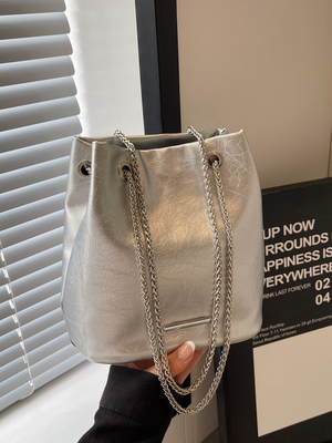 女2024新款时尚百搭斜挎包