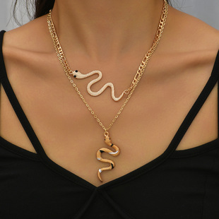 Retro fashion gold snake necklace-three-dimensional pendant