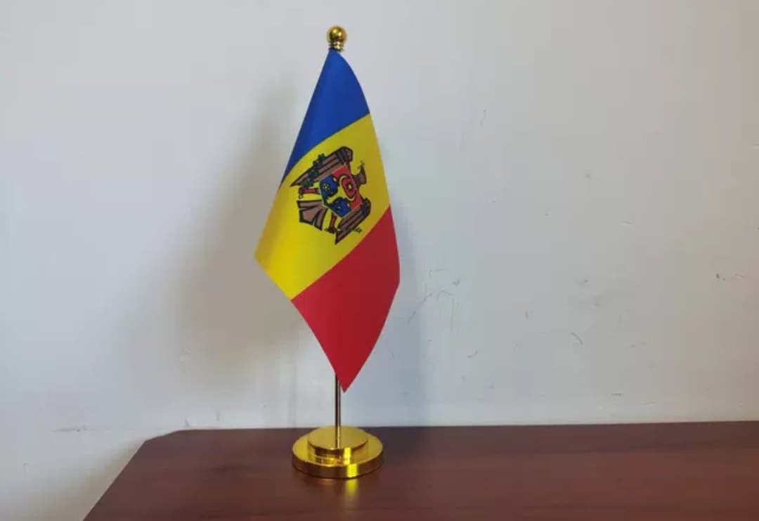 摩尔多瓦国旗可开票桌旗摆件会议旗办公桌旗摩尔多瓦小国旗小旗子