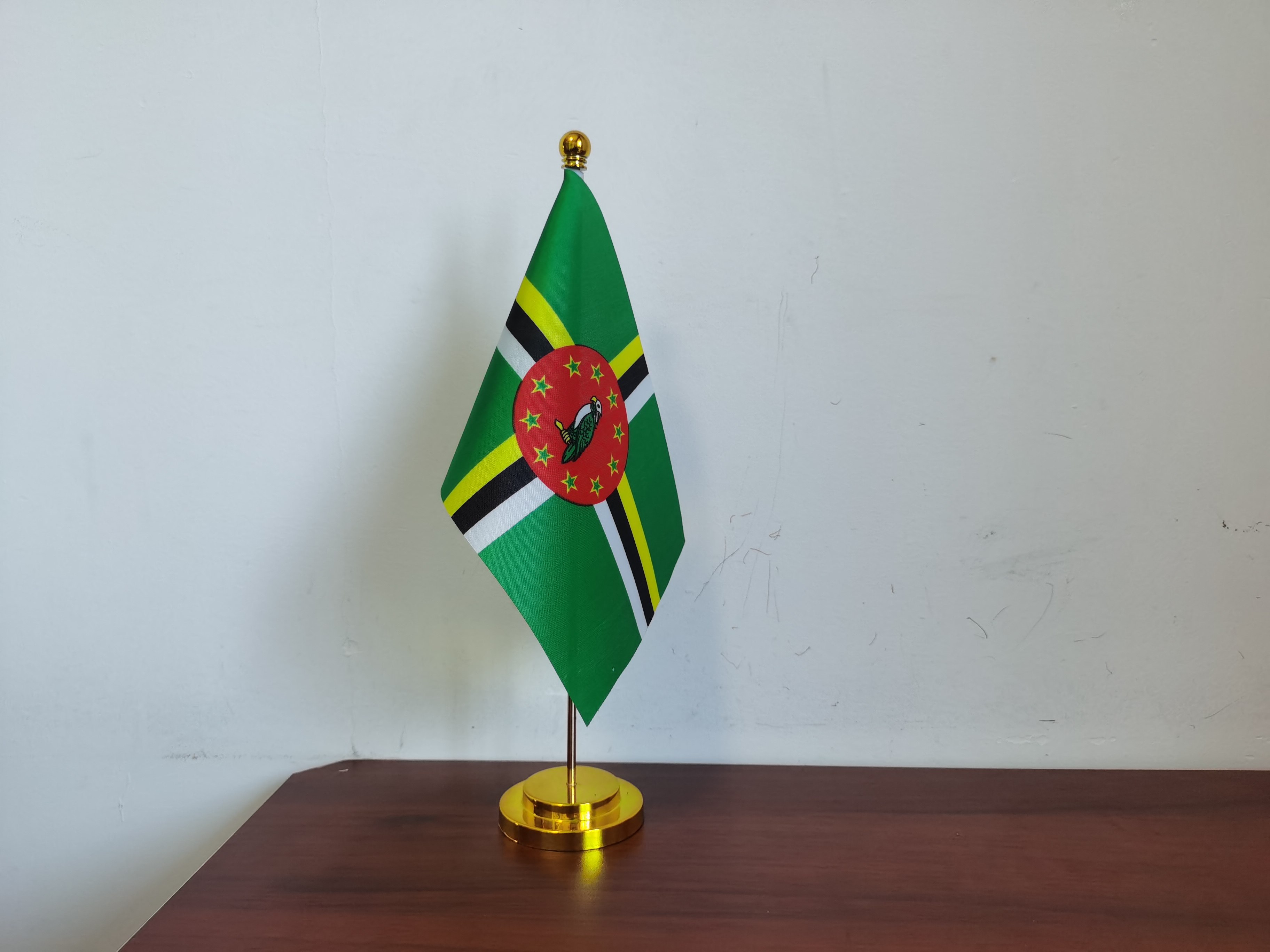 多米尼克国旗摆件可开票办公桌旗桌面台面小旗子多米尼克小国旗