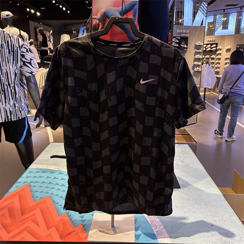 Nike/耐克男综训跑步速干短袖T恤
