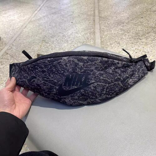 耐克Nike 男女休闲收纳拉链口袋迷彩腰包胸包斜挎包 HJ8365-289