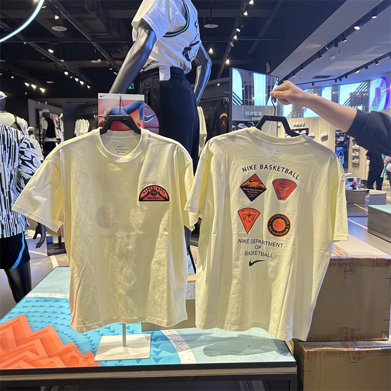 Nike/耐克印花篮球圆领短袖T恤