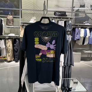 代购 男背面图案印花宽松休闲运动棉质T恤 FZ9999 478 NIKE耐克短袖