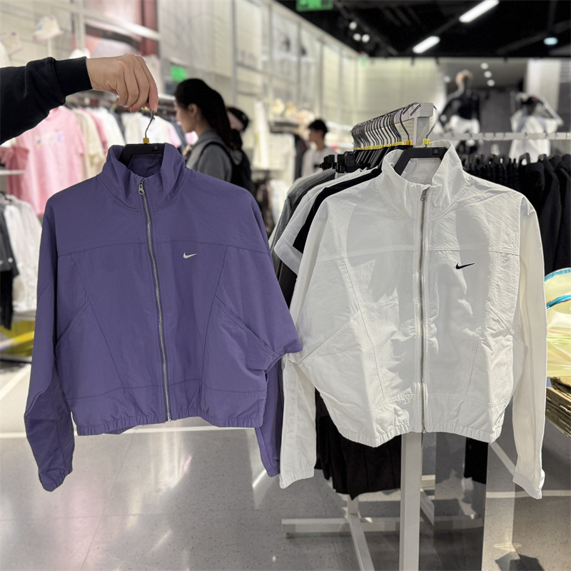Nike耐克防风外套女春宽松休闲短款立领梭织防晒运动夹克 HJ1000