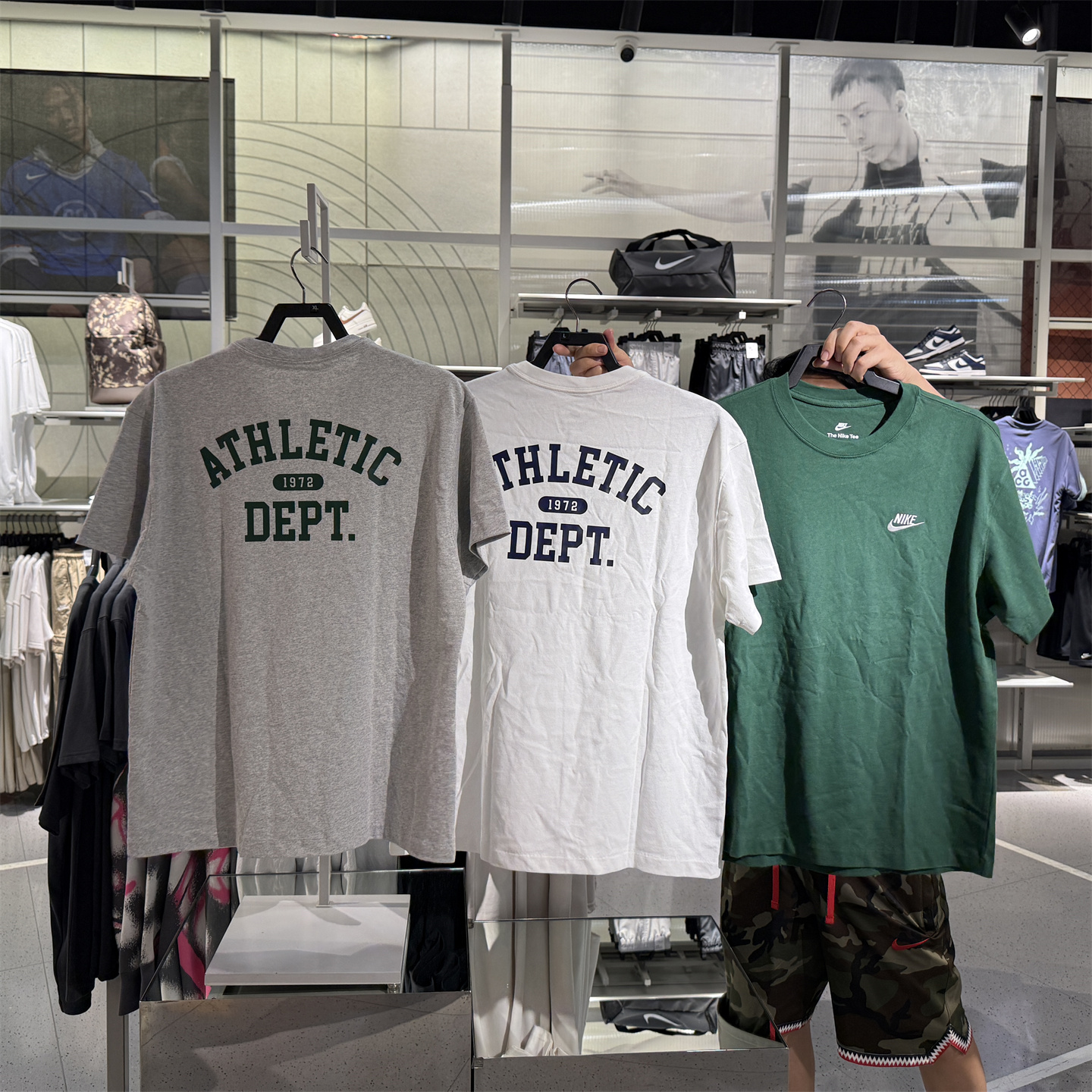 Nike 耐克男子高质感纯棉刺绣logo后背字母印花短袖T恤FN3698-100