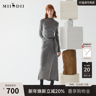 优雅气质连衣裙251ML0151 光泽感修身 谜底丝绒长裙长袖 2025春新品