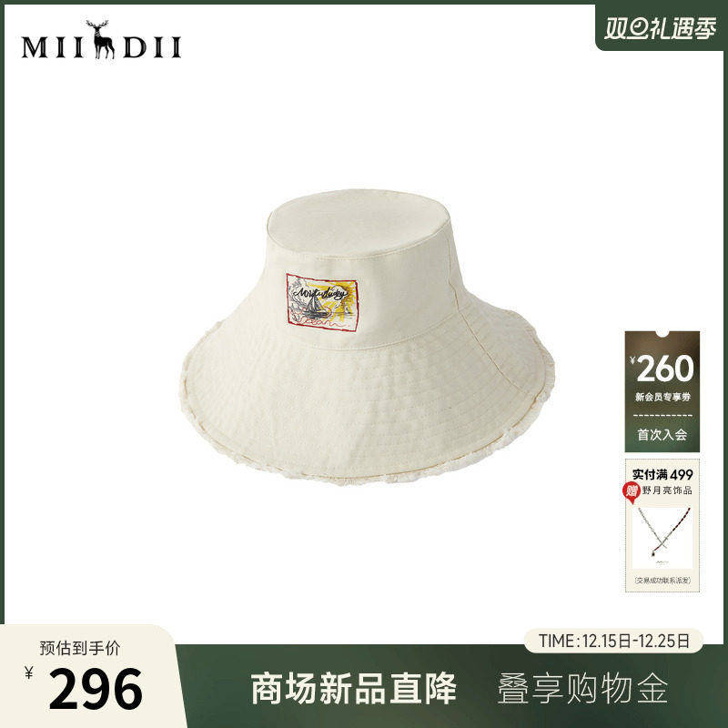 正反两戴，宽边帽檐，修饰头型和脸型