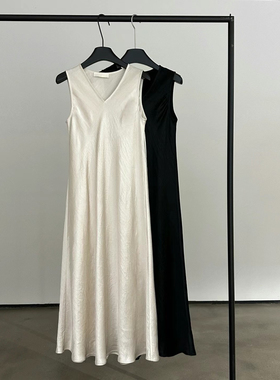 江江好2025纵享丝滑高品质醋酸人鱼缎面背心连衣裙修身显瘦