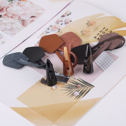 高档纽扣呢子大衣风衣羊角牛角