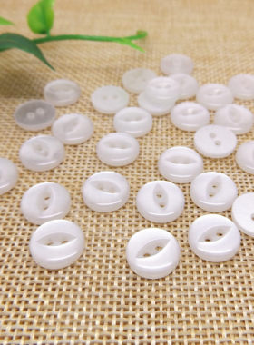 两眼珠光钮扣9mm衬扣纽扣