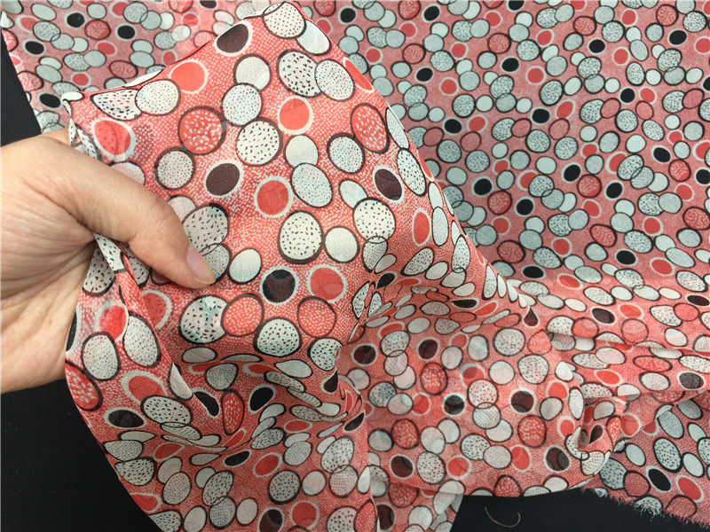 丝绸 真丝乔其纱布料面料 100%桑蚕丝 轻薄连衣裙面料 不规则粉点