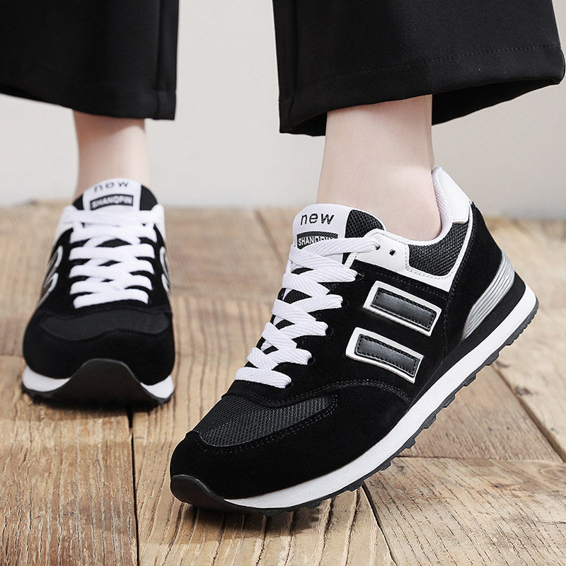 网面休闲平底圆头舒适运动鞋女