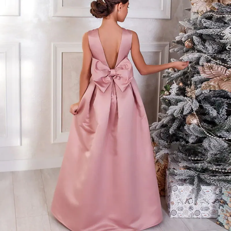 女孩小提琴演奏舞台团体演出服