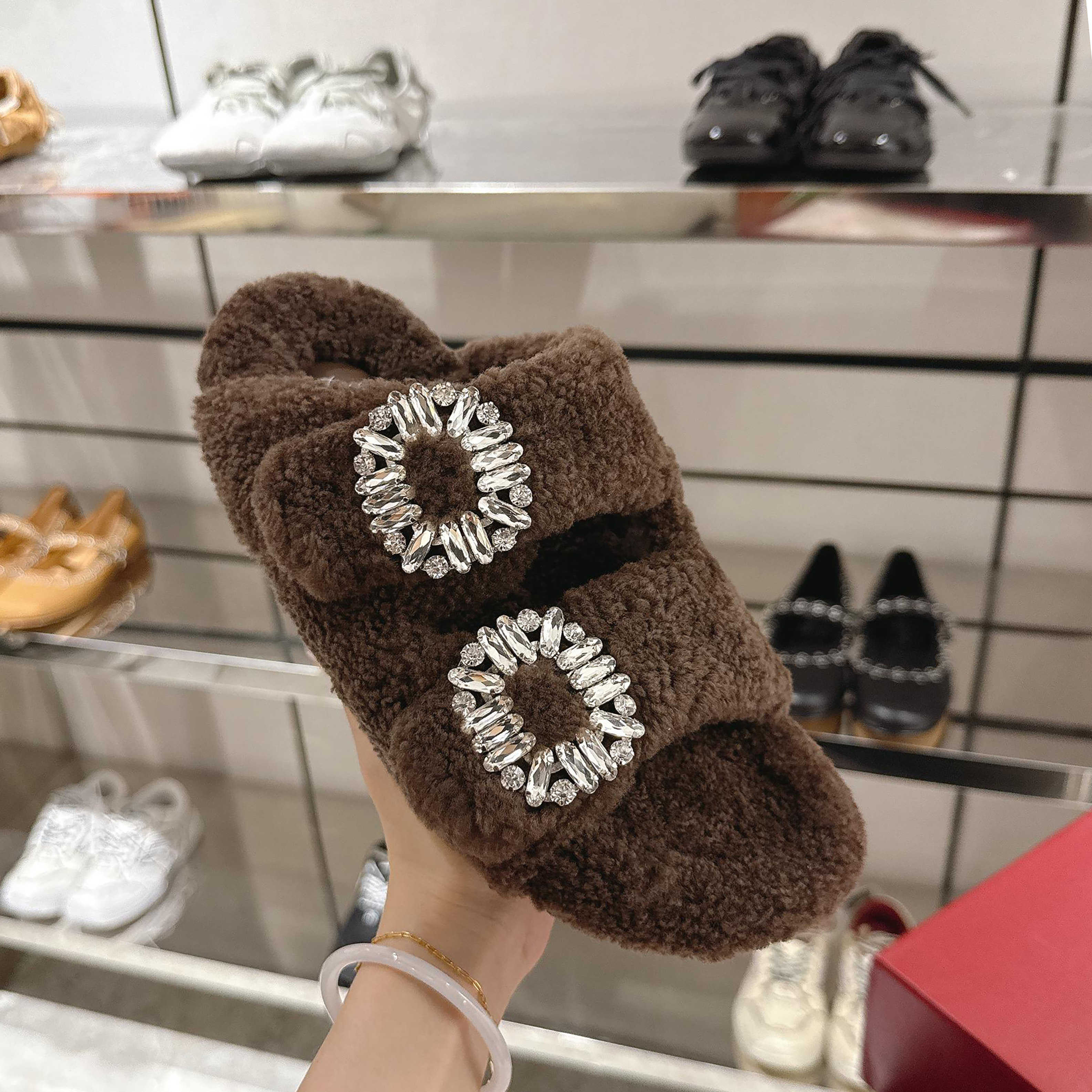 BAOGELAILAL~原单品质RV方扣水钻羊毛双带休闲厚底拖鞋女毛毛拖冬
