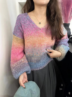 复古粉紫渐变色V领长袖 上衣秋 软糯毛线针织衫 女宽松甜美外套短款