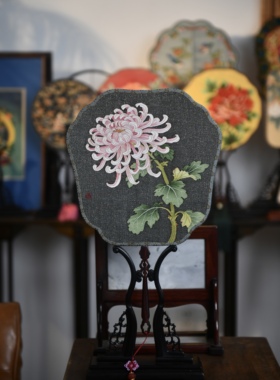 缂丝团扇菊花图