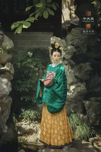 明制四季凤鸾短袄汉服