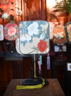 缂丝石榴芙蓉花开矩形团扇