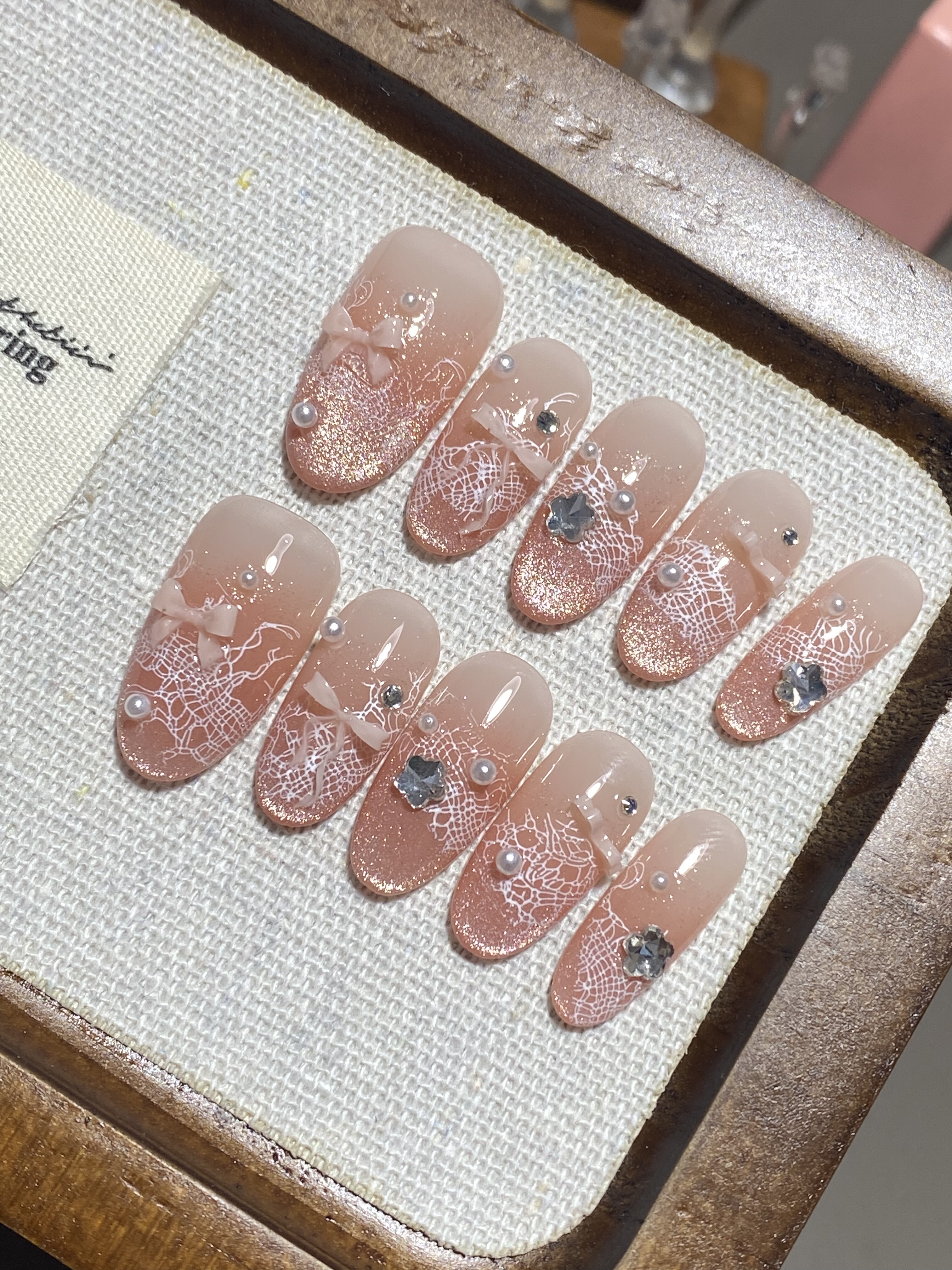 猫眼穿戴甲中长款春夏高质量手工珍珠穿戴式美甲绝美轻奢指甲贴片