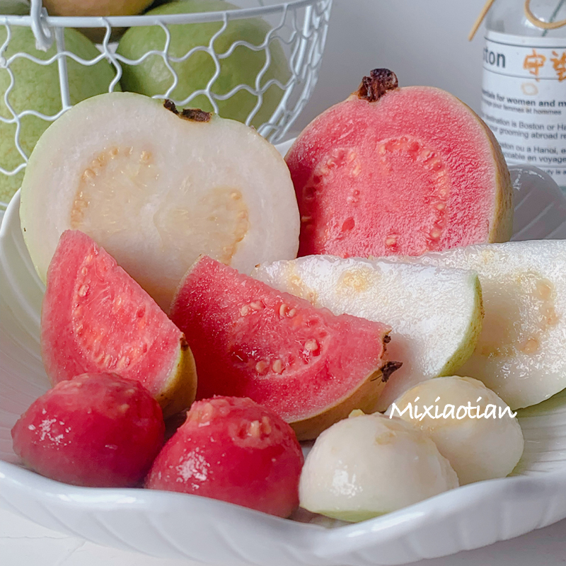 红白双拼芭乐一次吃到两种口味