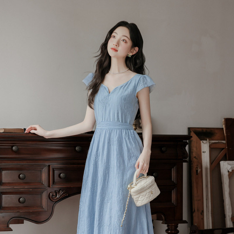 法式超好看蓝色连衣裙子女夏2024新款轻奢高级感气质露背度假长裙