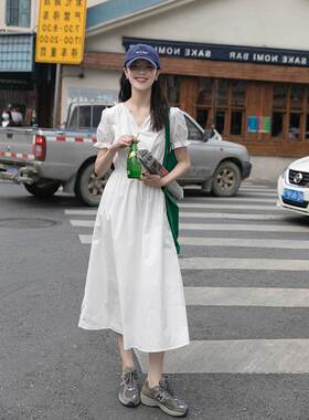 Mere Kore连衣裙女白色夏季新款高级气质长裙法式v领小个子仙气裙