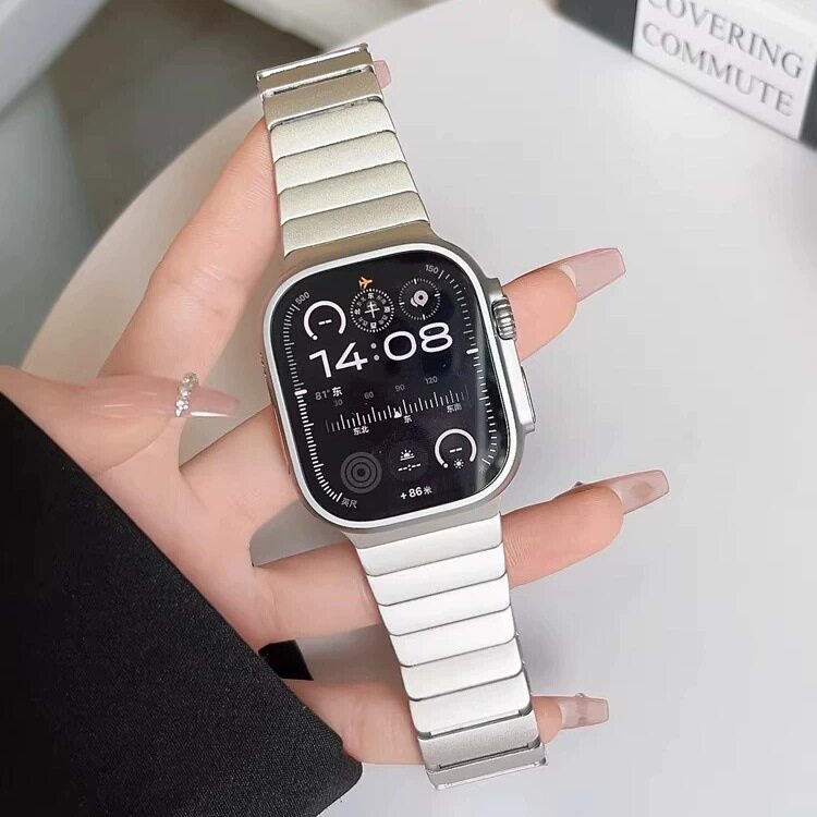 适用苹果s10表带钛金属applewatch9/8/7ultra1/2蝴蝶扣不锈钢表带图片