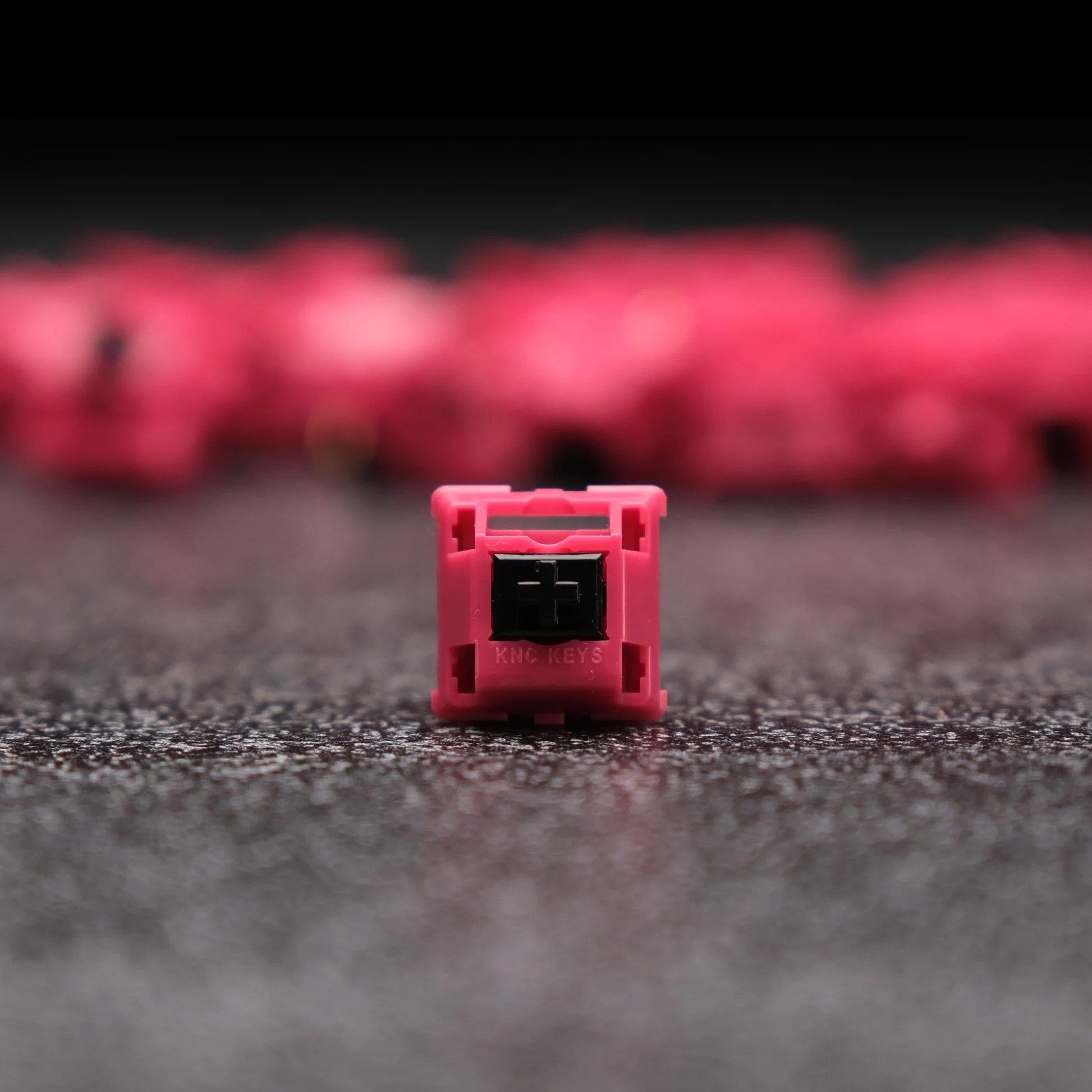 KNC - RED JACKET 2.0 SWITCHES RED JACKET SWITCH V2 CUSTOMIZED LINEAR SWITCH 60G