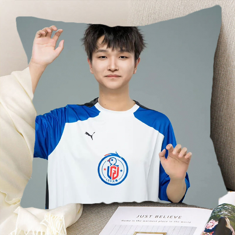 成都AG超会玩猫神抱枕头电竟靠垫