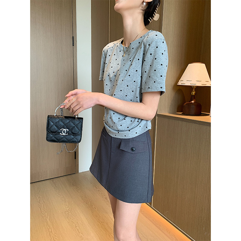 圆领灰色复古波点褶皱短款收腰短袖T恤女显瘦正肩修身弹力上衣
