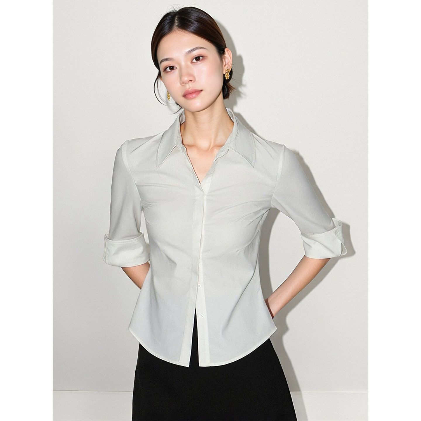 衬衫女2026早春正肩半袖收腰显瘦V领中袖通勤休闲设计感小众上衣