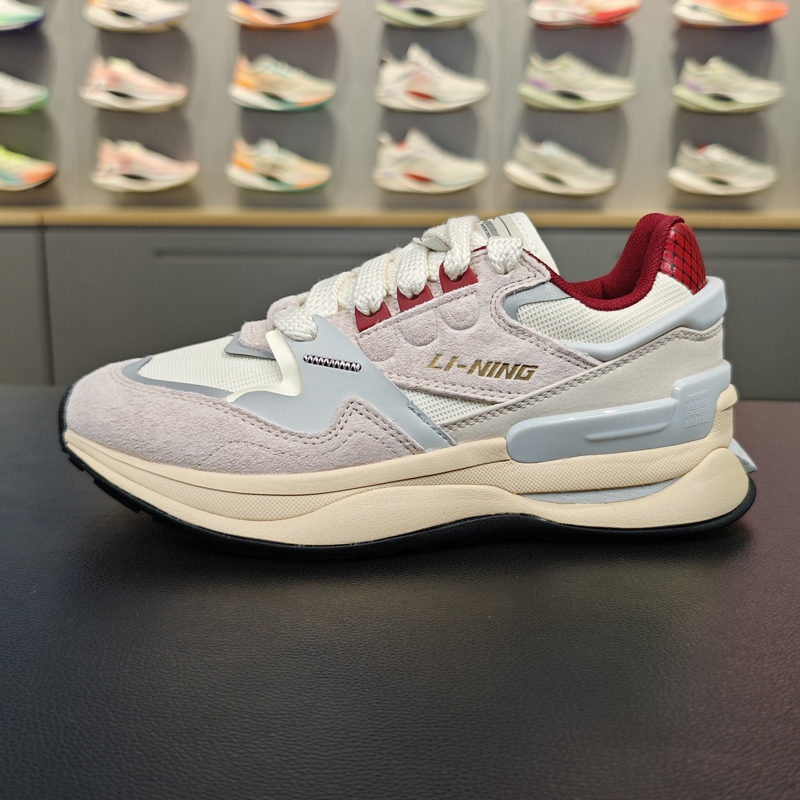 李宁2024日进斗金初心 V2男子反光轻量高回弹经典休闲鞋AGCU061