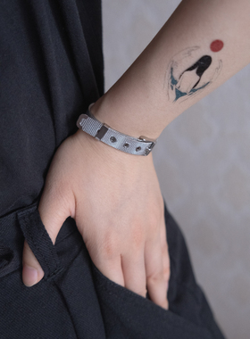 小众日本朋克风皮带扣钛钢手环