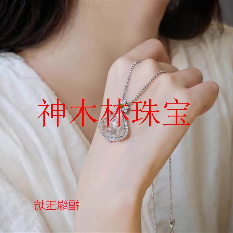 本命年冰种翡翠色吊坠女款缅甸高透弥勒大肚佛公镀银镶嵌挂件项链