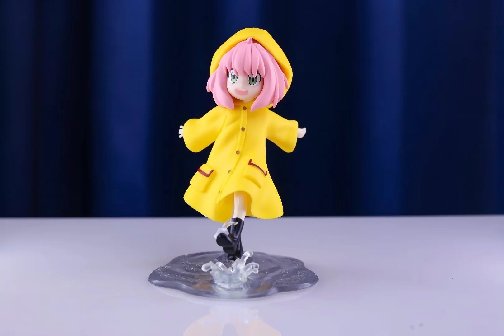 间谍过家家 可爱 雨衣 阿尼亚 福杰 雨天 踢水 模型摆件 盒装手办