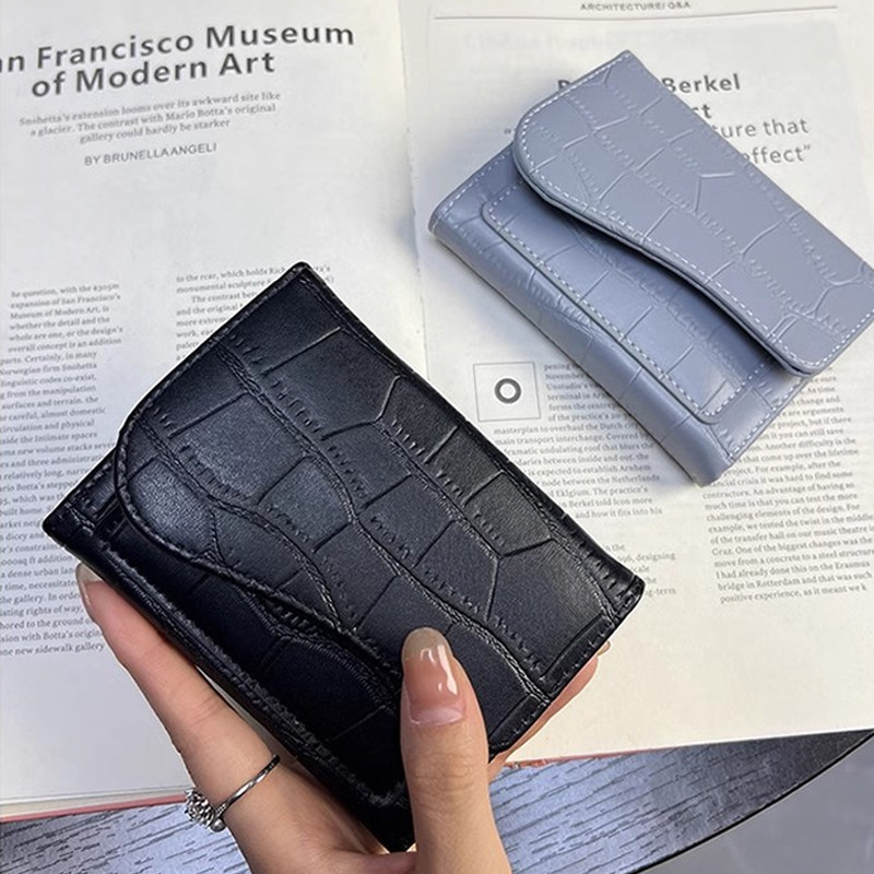 钱包女简约复古鳄鱼纹短款零钱夹