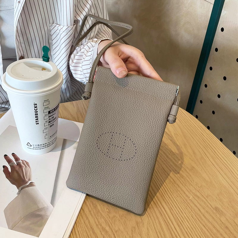 真皮手机包女斜挎高级感单肩小包