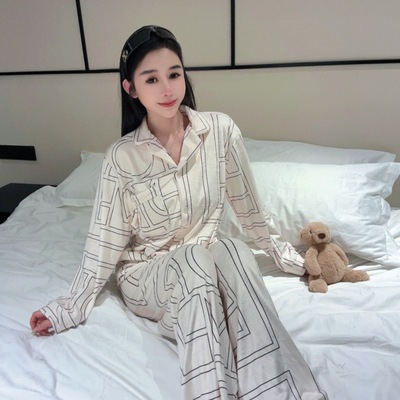 【贵妇体验】2025秋冬季几何睡衣女海岛绒高级感休闲家居服可外穿