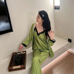 【绿竹幽梦】春秋季新款冰丝睡衣轻奢性感吊带家居服三件套装女