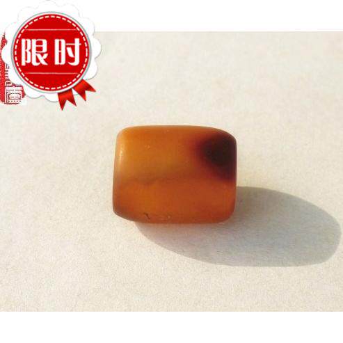 西藏老蜜蜡吊坠天然琥珀特价