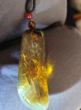 天然琥珀蜜蜡缅甸绿茶珀手把件大吊坠有冰裂打白光紫膜阳光下紫膜