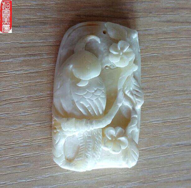 促销优惠天然琥珀老蜜蜡挂坠链珠珀牙白蜜蜡胸针吊坠原石特价